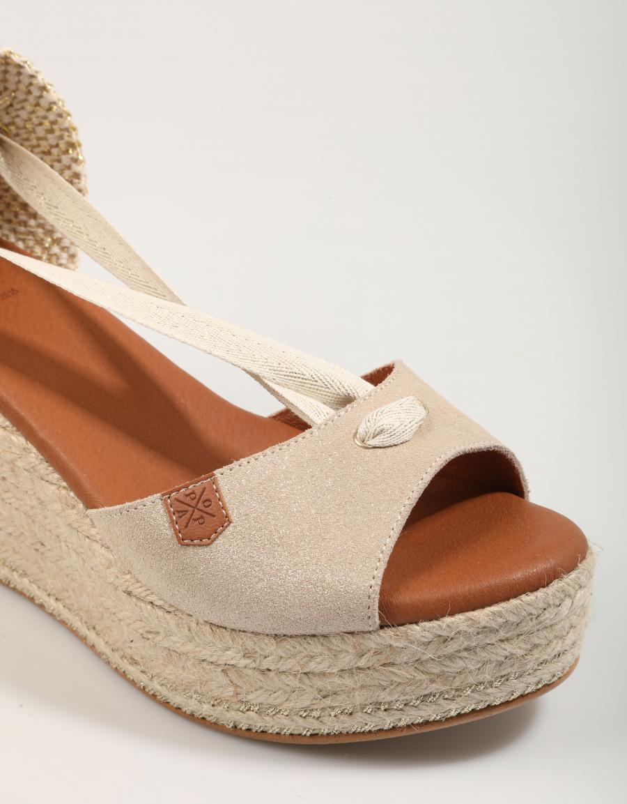 SANDALIAS POPA VALDES BOREAL en color Oro