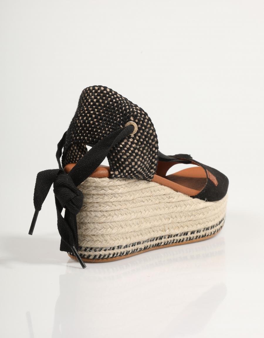 SANDALIAS POPA VALDES SERRAJE en color Negro
