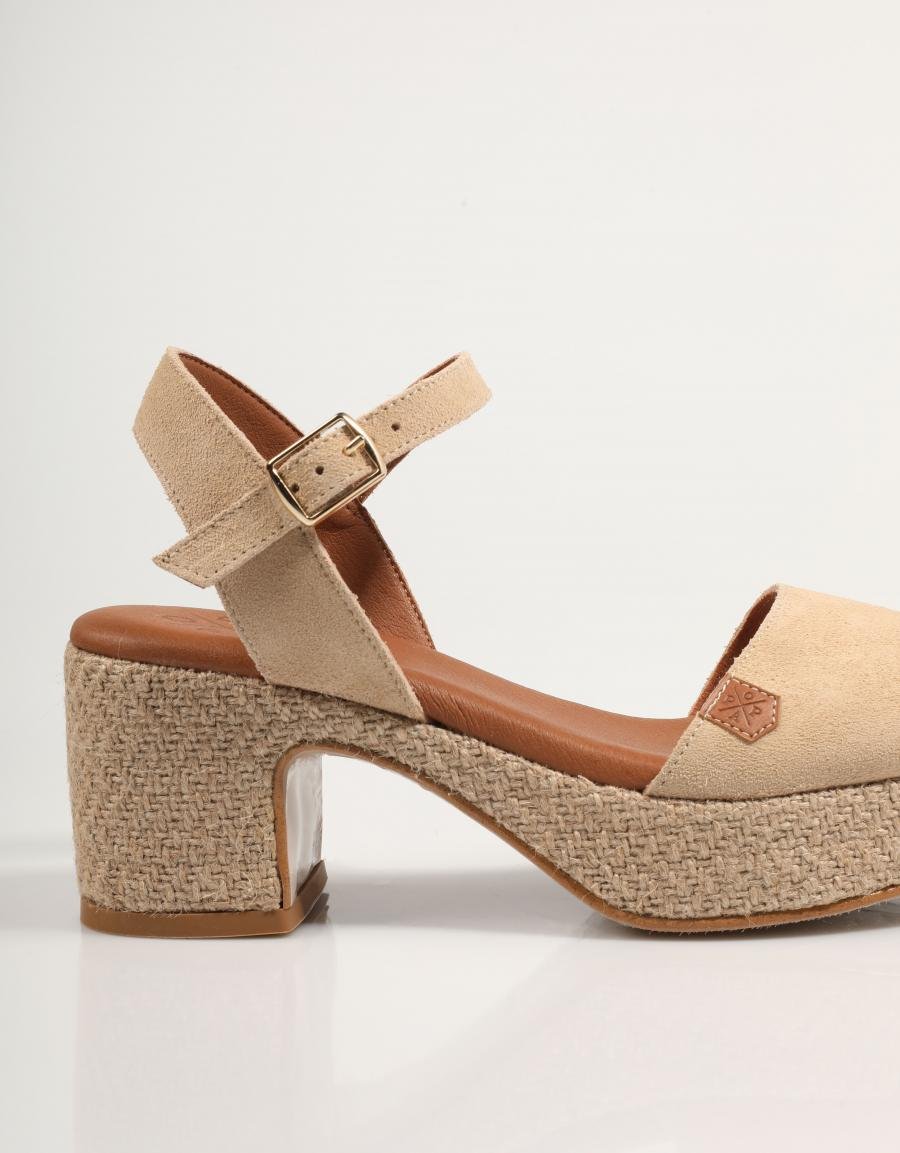 SANDALIAS POPA BELLE SERRAJE en color Beige