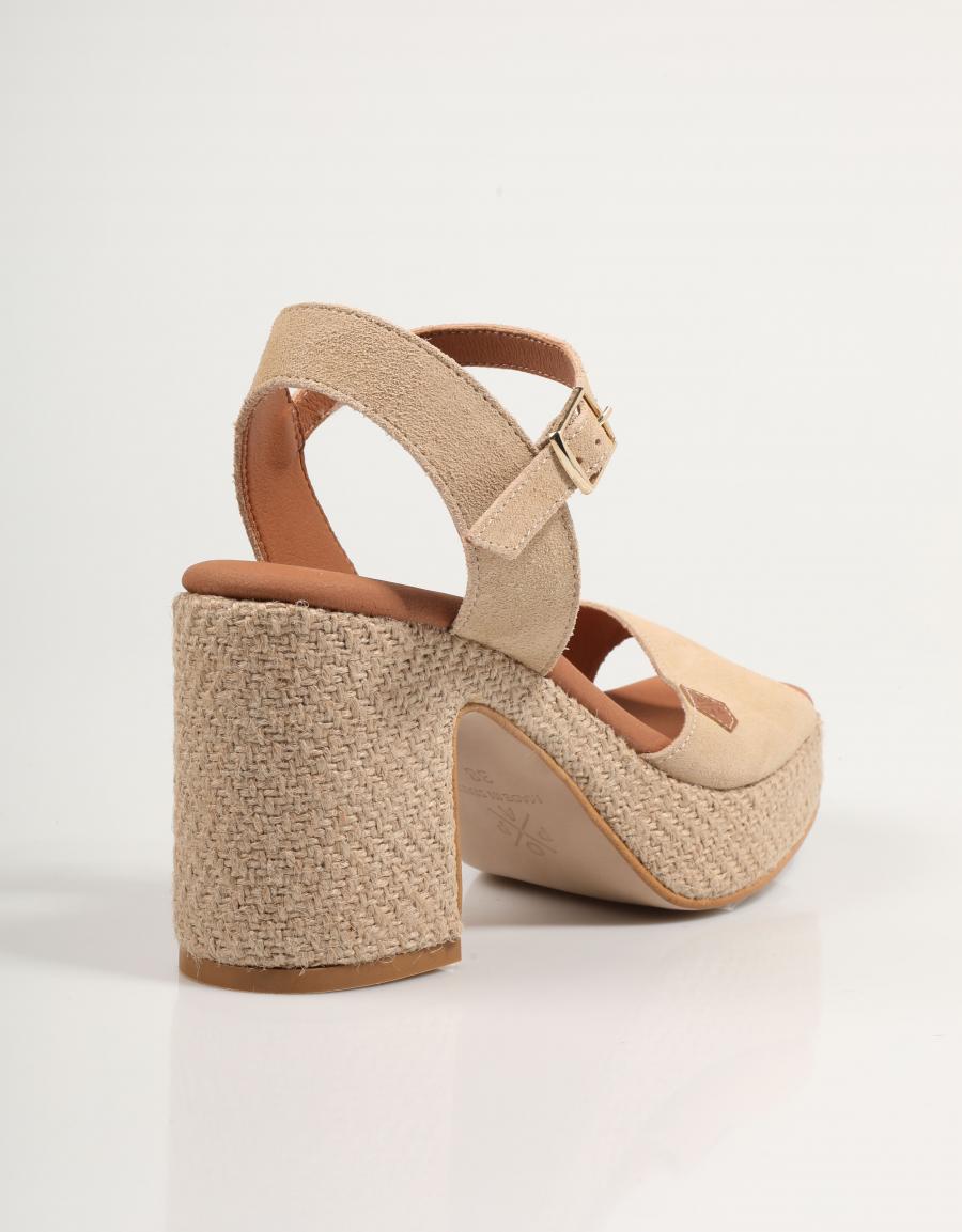 SANDALIAS POPA MARSELLA SERRAJE en color Beige