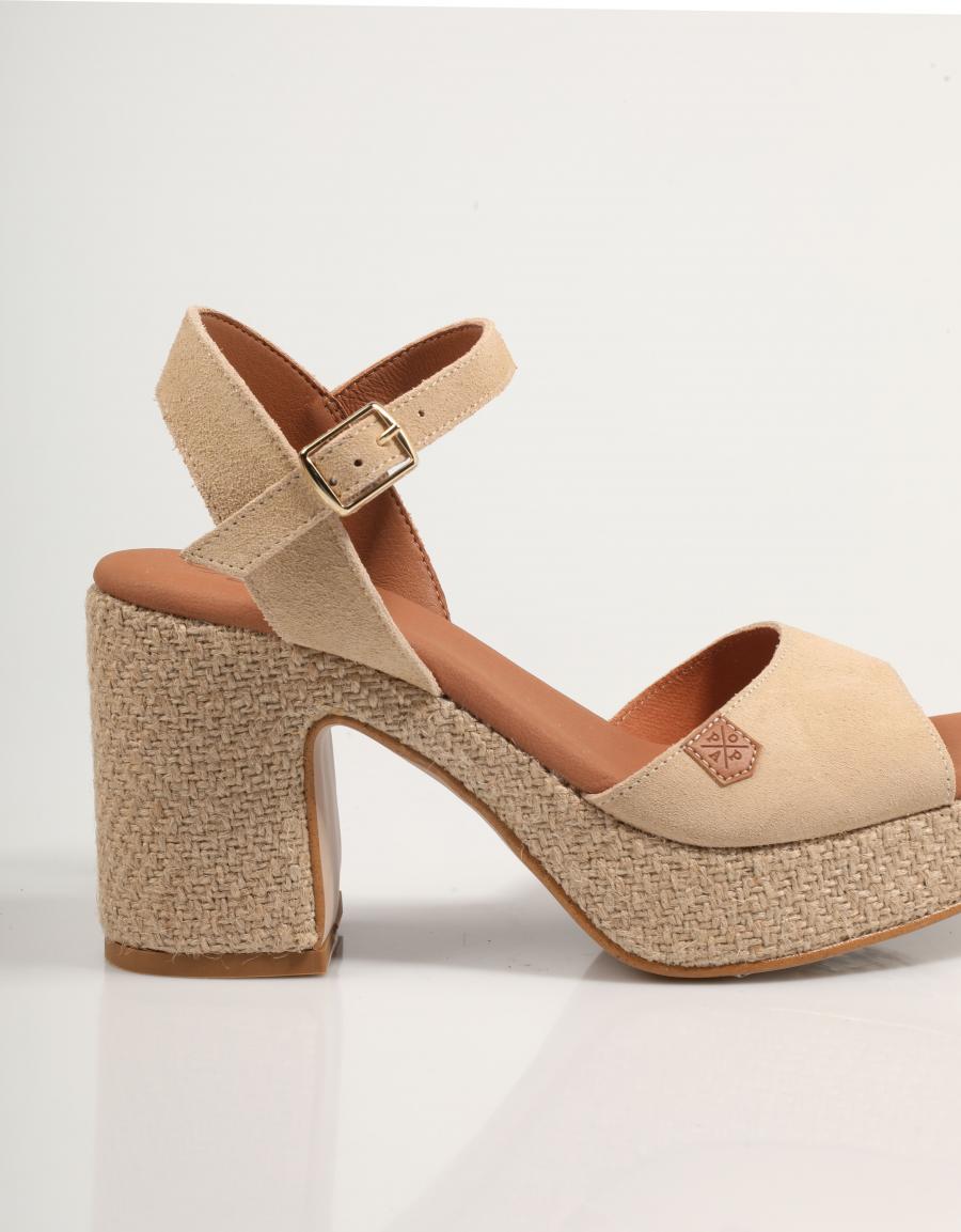 SANDALIAS POPA MARSELLA SERRAJE en color Beige