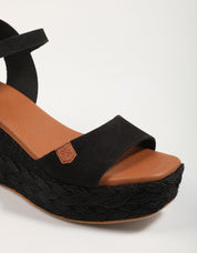 SANDALIAS POPA AKUMAL BLACK en color Negro
