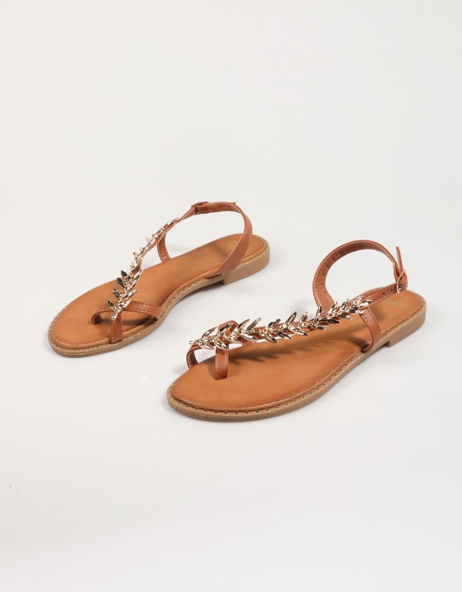 SANDALIAS EXE P4015 9 en color Cuero