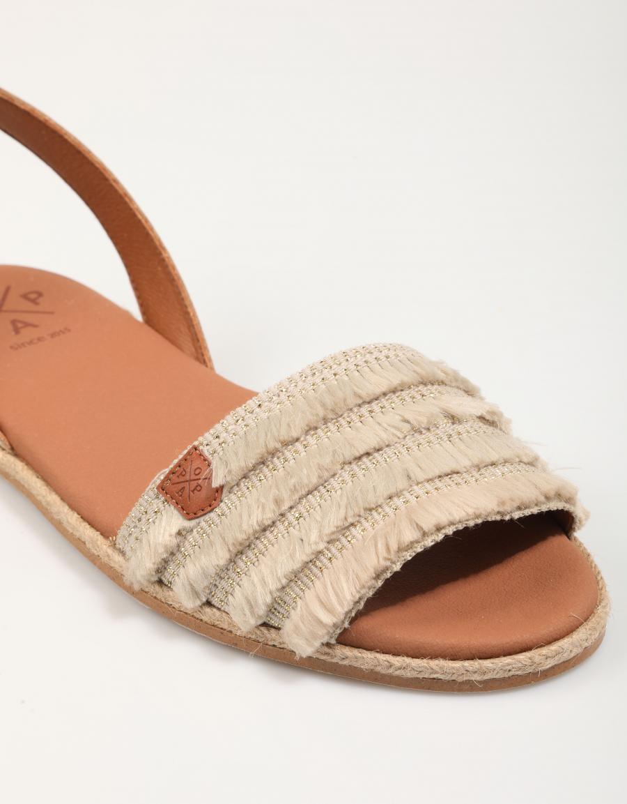 SANDALIAS POPA MENDOZA FLECOS en color Beige