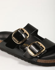 Sandalias Birkenstock Arizona Big Buckle Lena High Shi en Color Negro