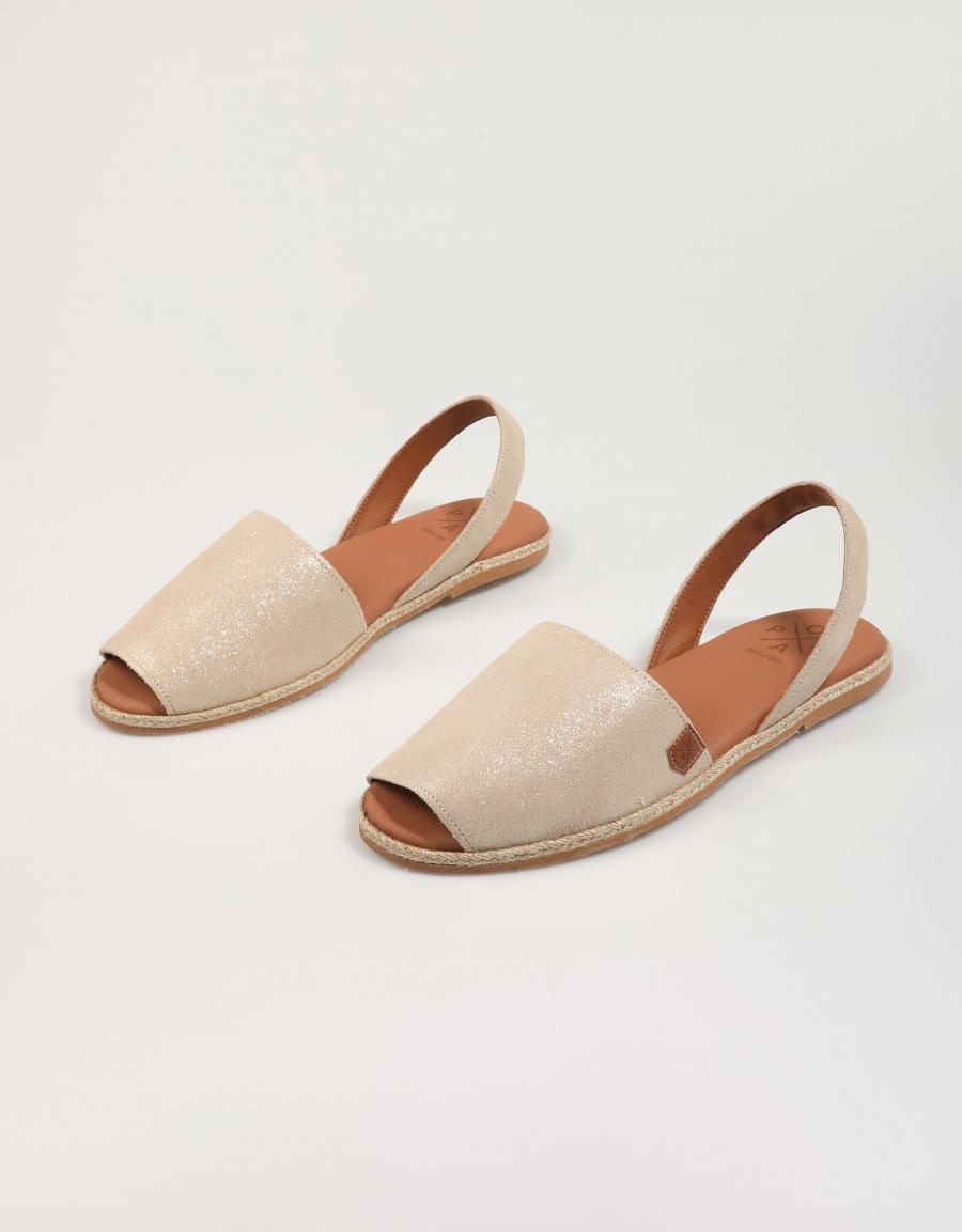 SANDALIAS POPA FALESIA BOREAL en color Oro