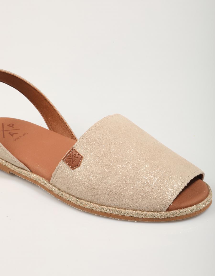 SANDALIAS POPA FALESIA BOREAL en color Oro