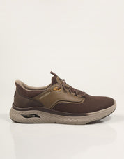 ZAPATILLAS SKECHERS ARCH FIT CROSSER CHOZEN en color Marron