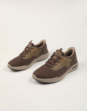ZAPATILLAS SKECHERS ARCH FIT CROSSER CHOZEN en color Marron