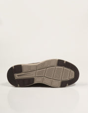 ZAPATILLAS SKECHERS ARCH FIT CROSSER CHOZEN en color Marron