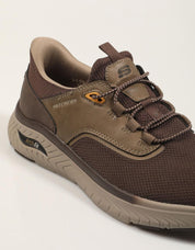 ZAPATILLAS SKECHERS ARCH FIT CROSSER CHOZEN en color Marron