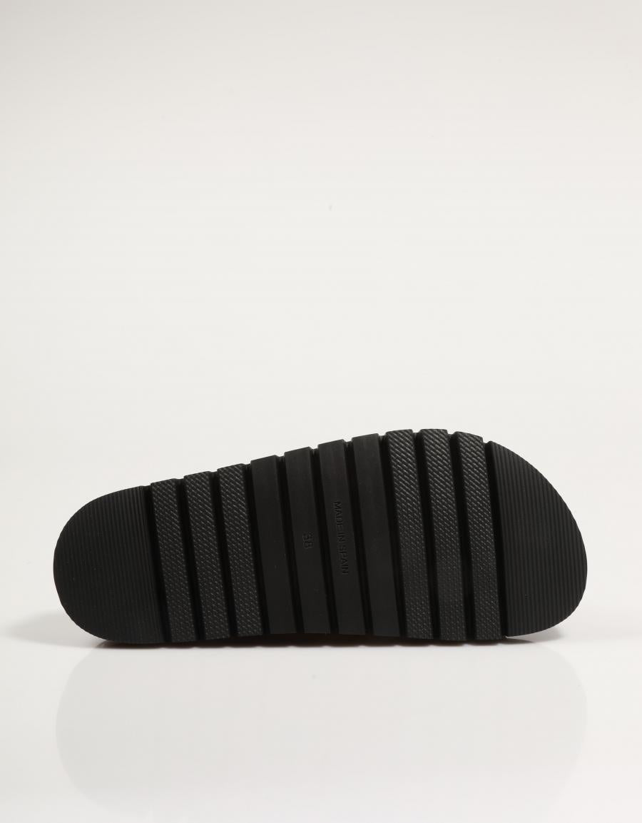 SANDALIAS TAKE ME TEU 2401 C002 en color Negro