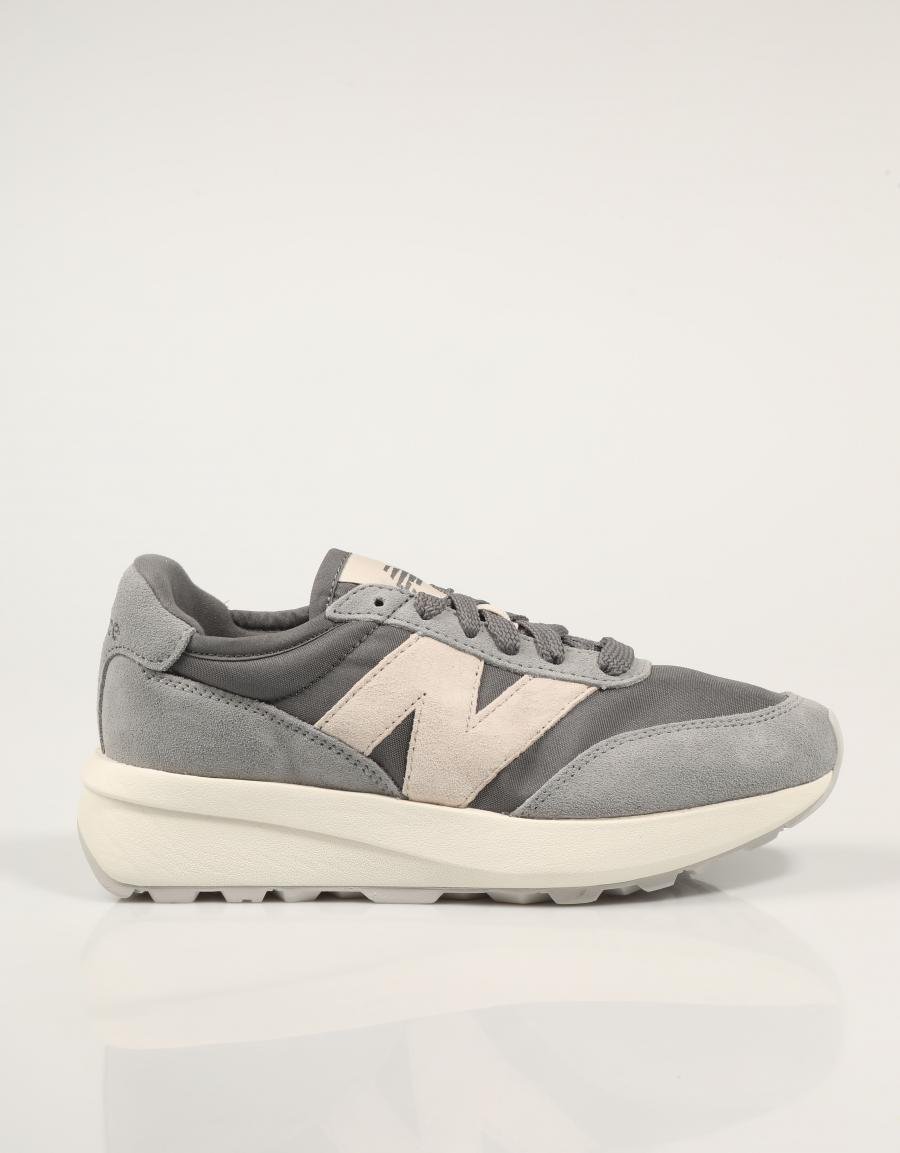 ZAPATILLAS NEW BALANCE U370 en color Gris