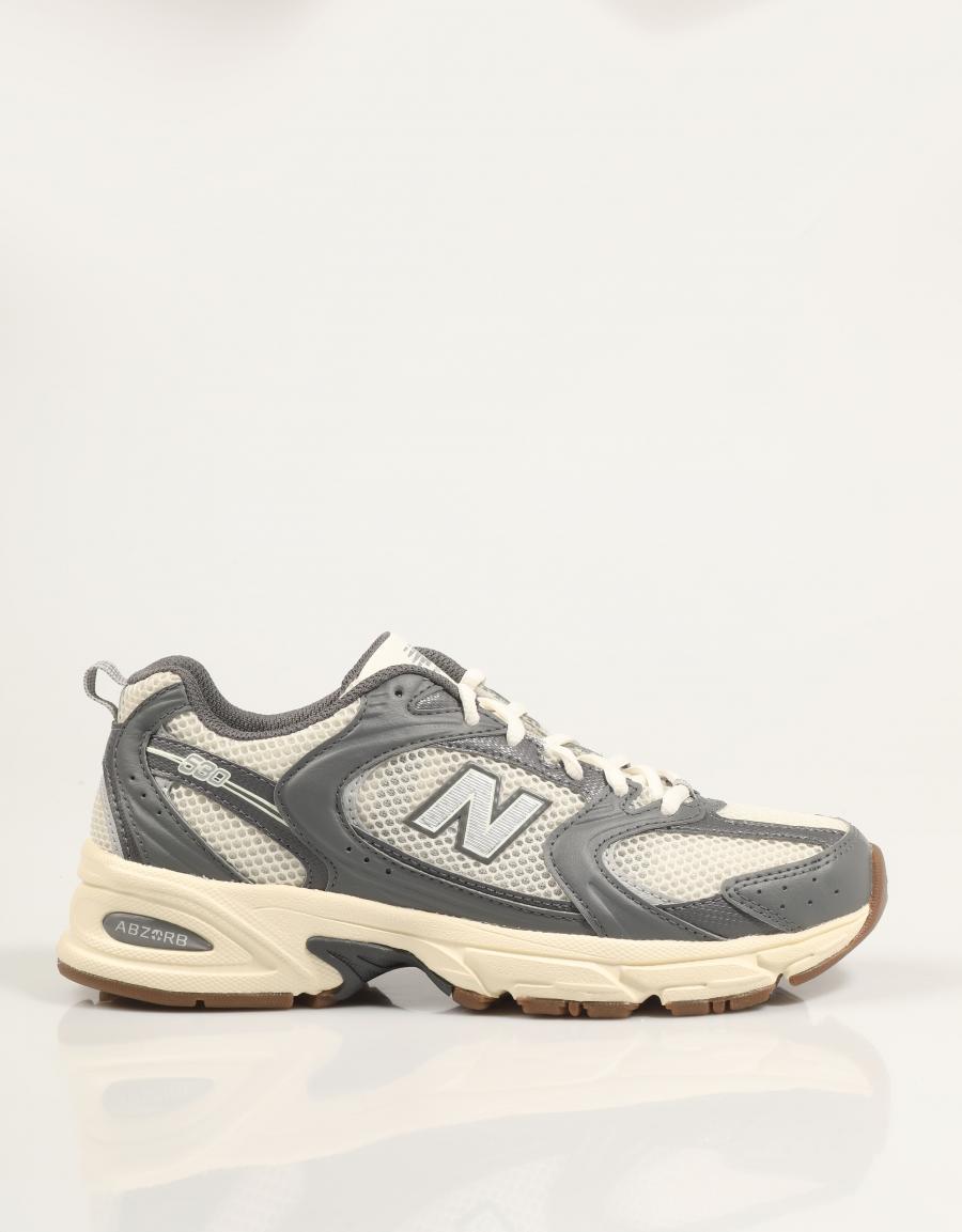 ZAPATILLAS NEW BALANCE MR530 en color Gris