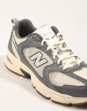 ZAPATILLAS NEW BALANCE MR530 en color Gris