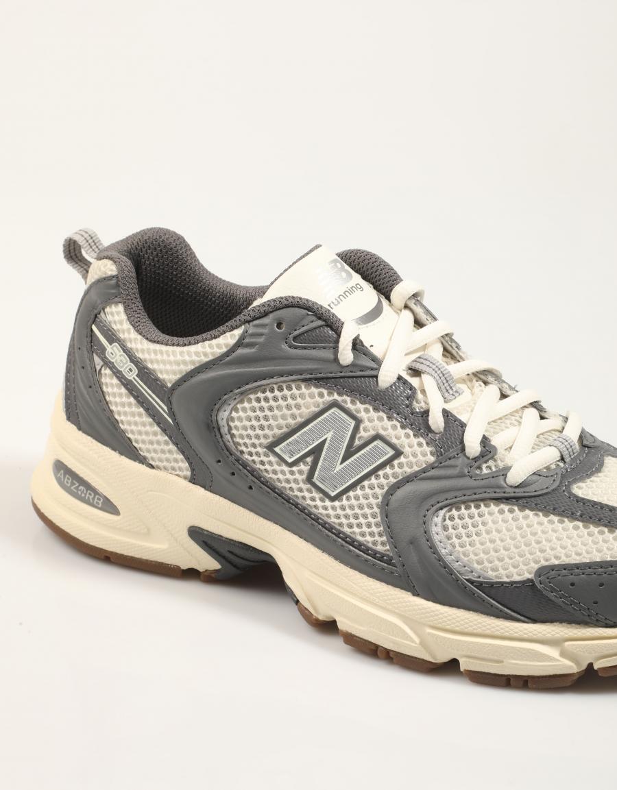 ZAPATILLAS NEW BALANCE MR530 en color Gris