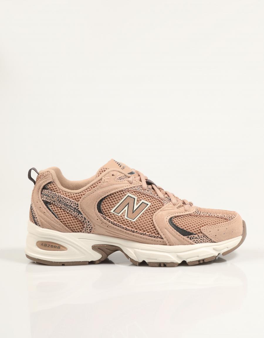 ZAPATILLAS NEW BALANCE U530 en color Marron