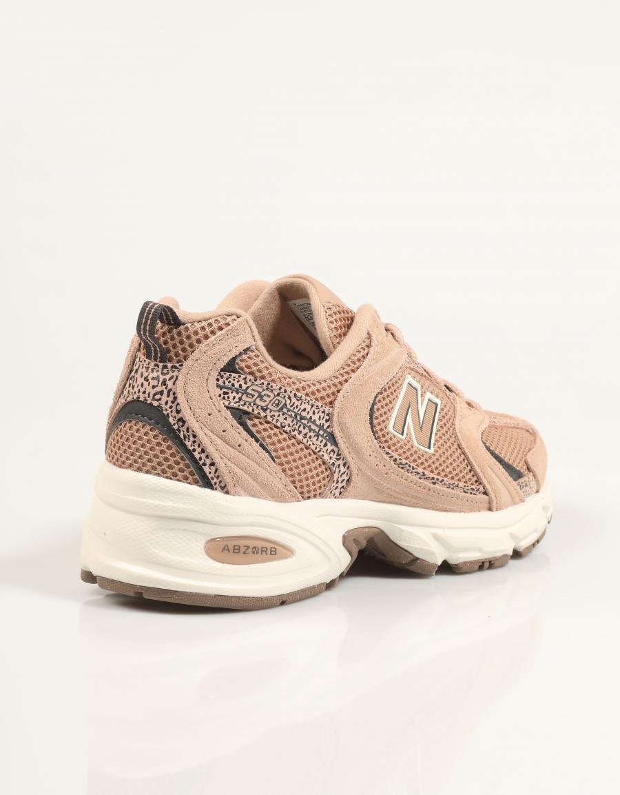 ZAPATILLAS NEW BALANCE U530 en color Marron