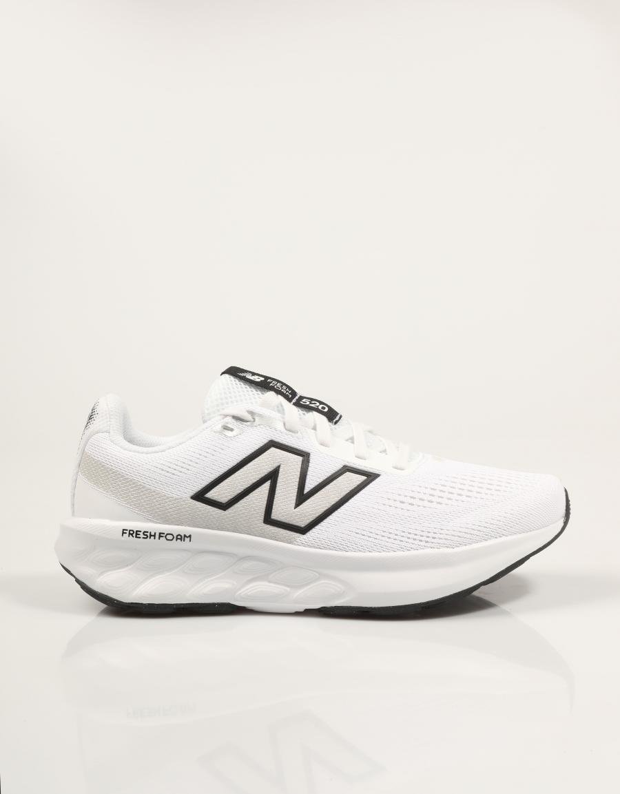 ZAPATILLAS NEW BALANCE W520 en color Blanco