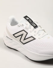ZAPATILLAS NEW BALANCE W520 en color Blanco