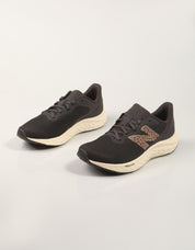 ZAPATILLAS NEW BALANCE WARIS en color Negro