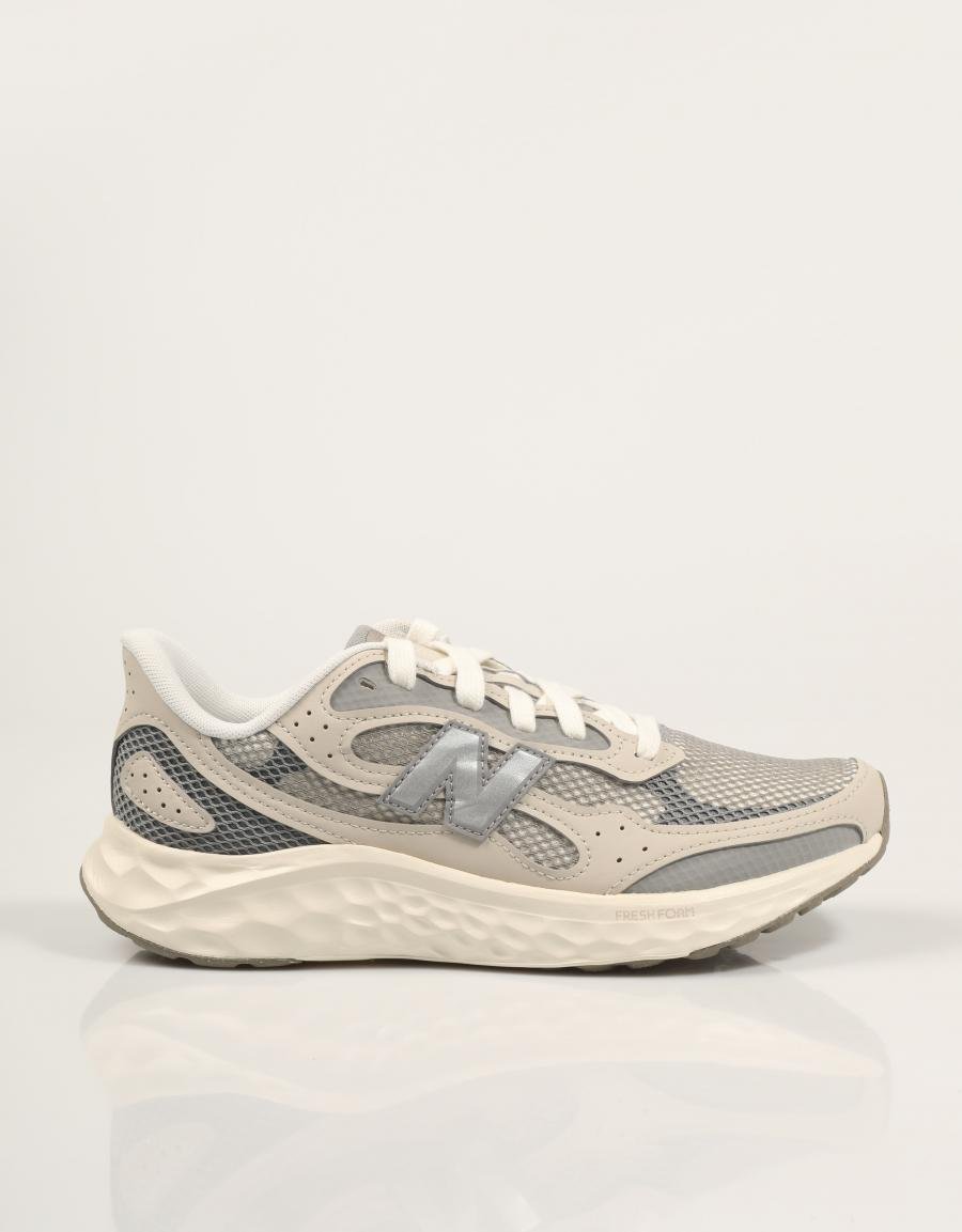 ZAPATILLAS NEW BALANCE WARIS en color Gris