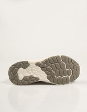 ZAPATILLAS NEW BALANCE WARIS en color Gris