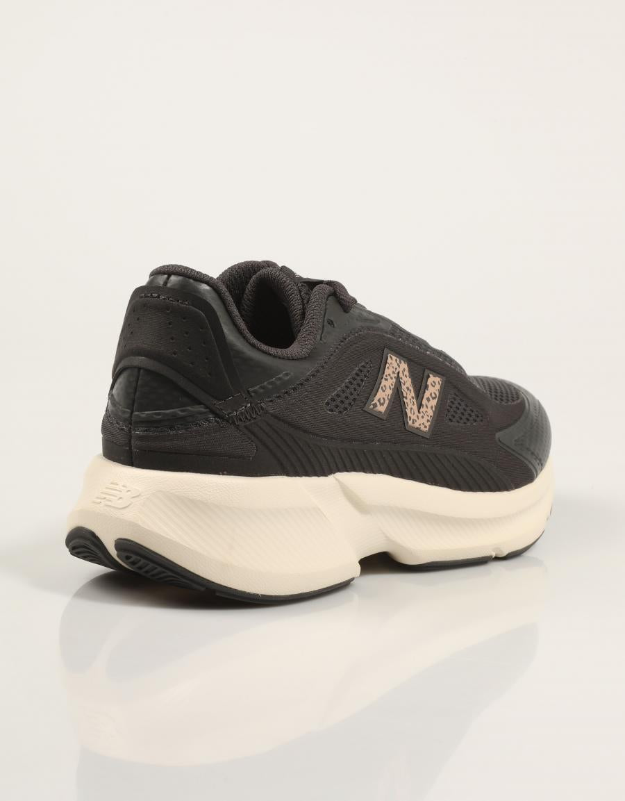 ZAPATILLAS NEW BALANCE WCAT en color Negro