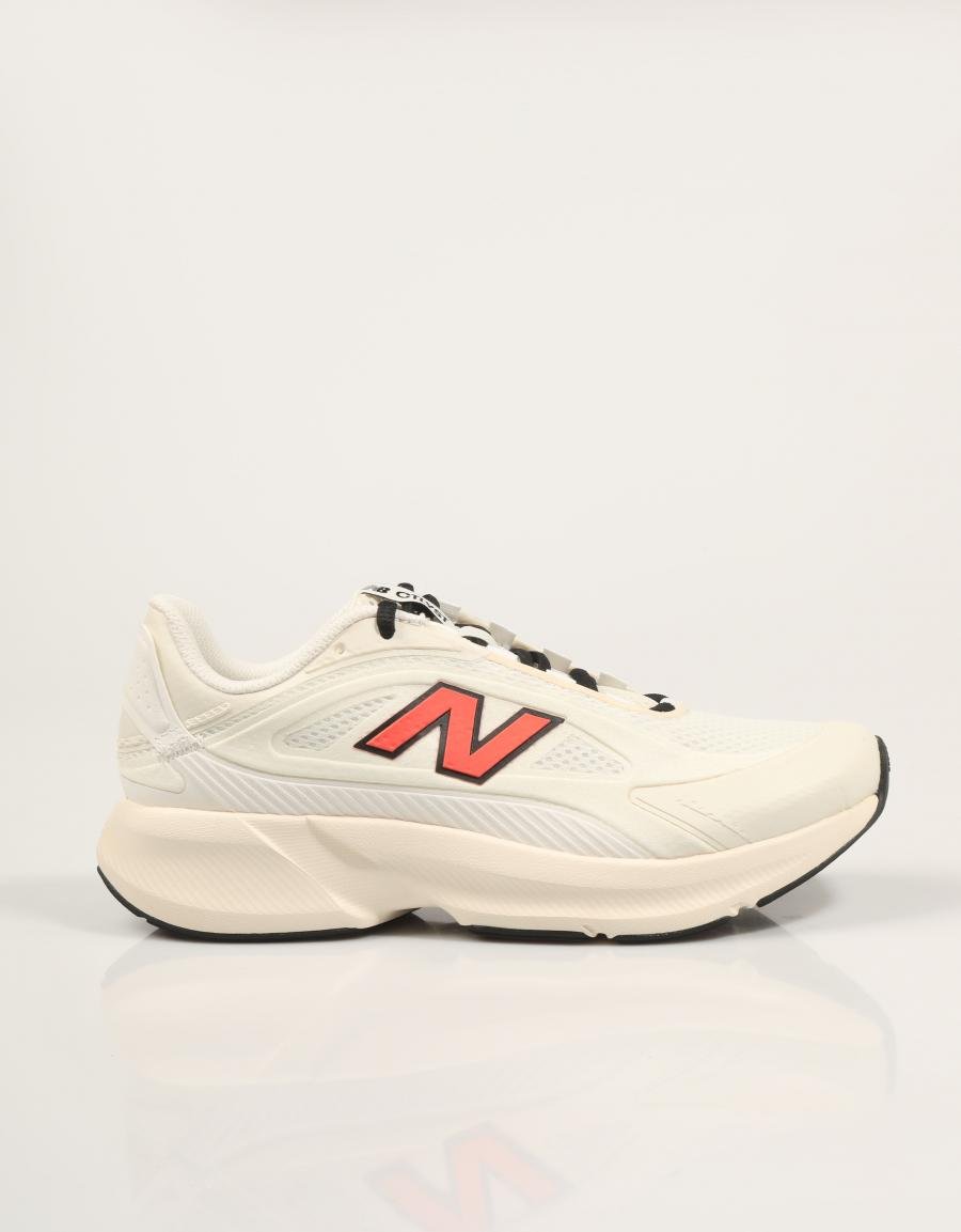 ZAPATILLAS NEW BALANCE WCAT en color Beige