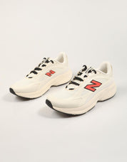 ZAPATILLAS NEW BALANCE WCAT en color Beige