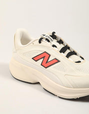 ZAPATILLAS NEW BALANCE WCAT en color Beige