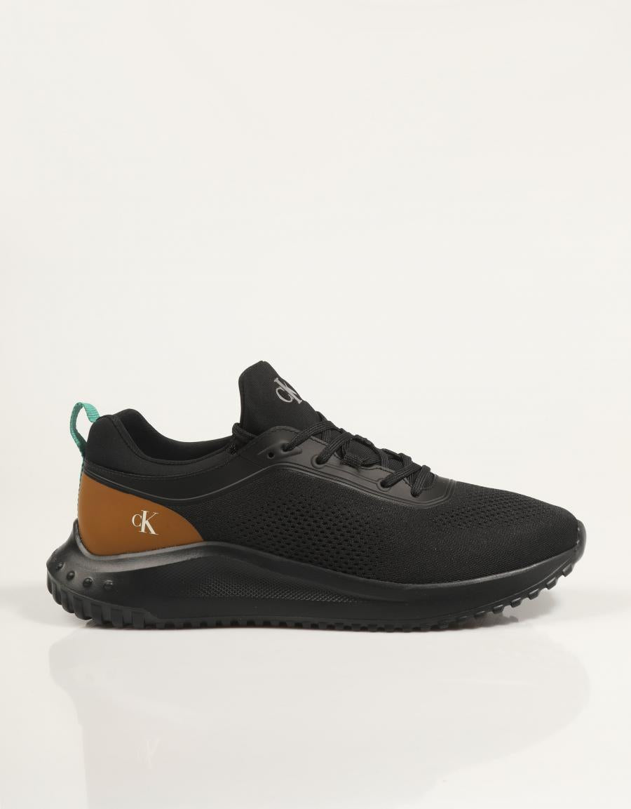 ZAPATILLAS CALVIN KLEIN EVA RUNNER TECH KNIT en color Negro