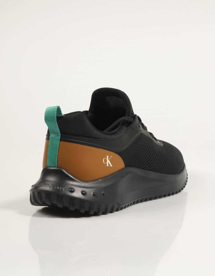 ZAPATILLAS CALVIN KLEIN EVA RUNNER TECH KNIT en color Negro