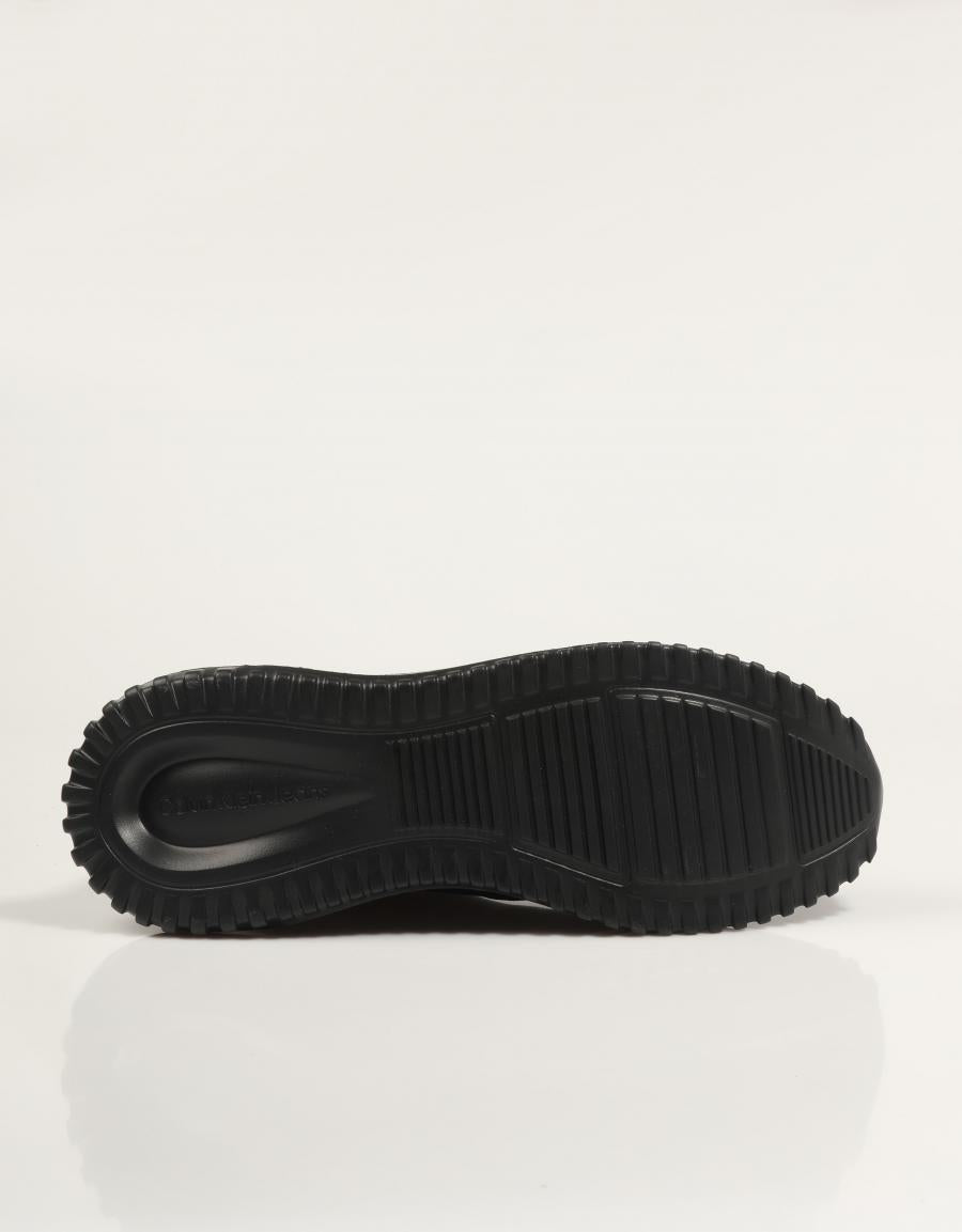 ZAPATILLAS CALVIN KLEIN EVA RUNNER TECH KNIT en color Negro