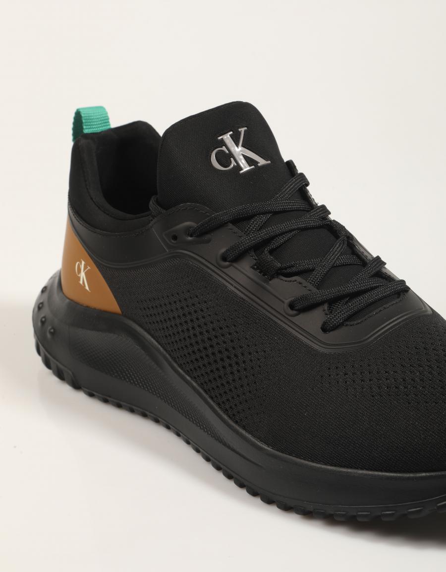 ZAPATILLAS CALVIN KLEIN EVA RUNNER TECH KNIT en color Negro