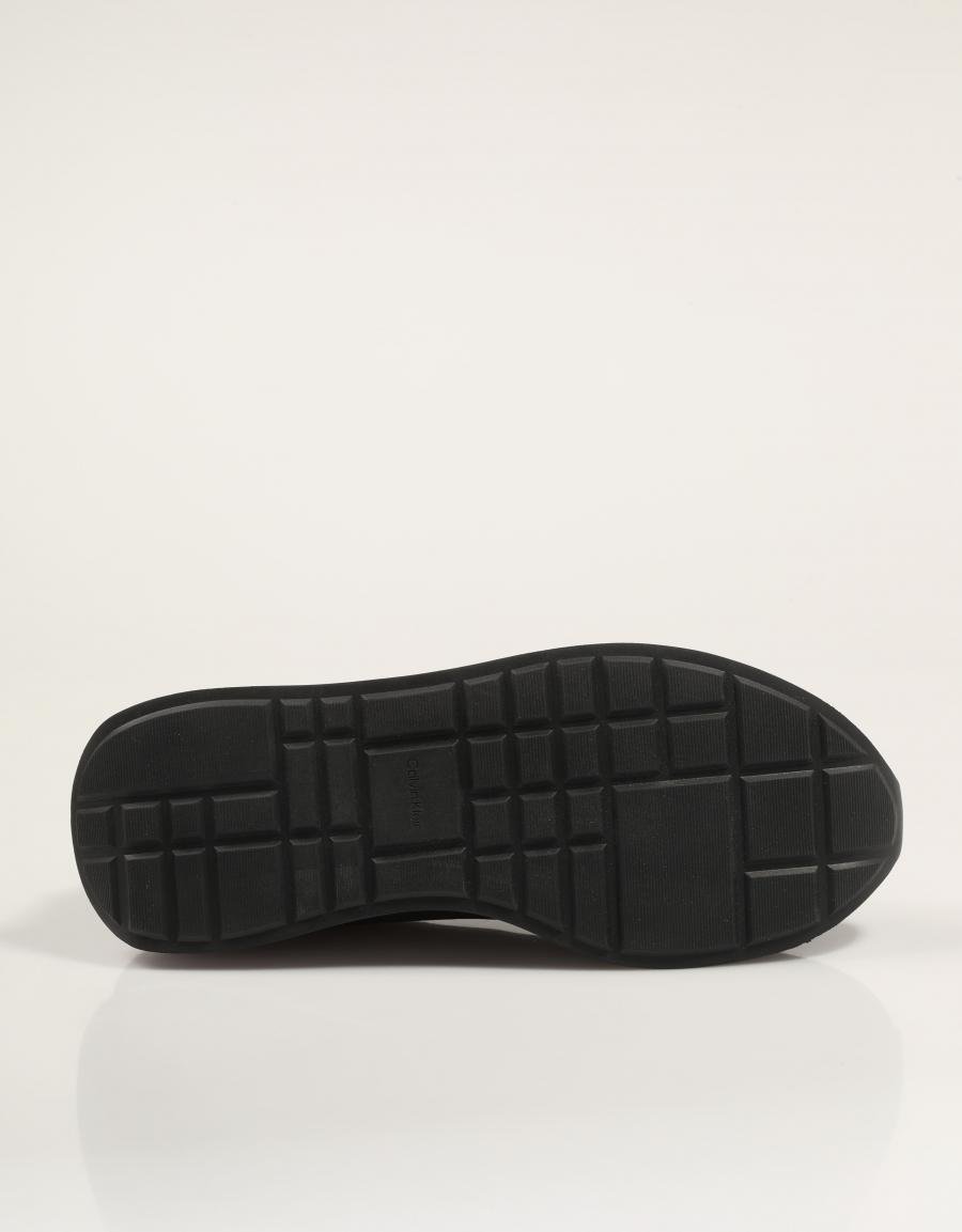 ZAPATILLAS CALVIN KLEIN RETRO RUNNER  SOCK NYLON MG en color Negro