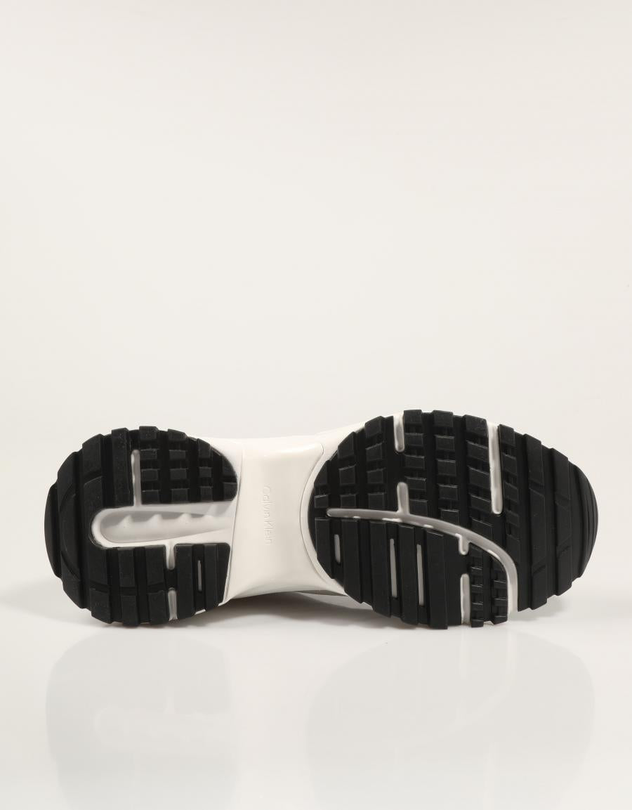 ZAPATILLAS CALVIN KLEIN HIKE RUNNER MESH MIX MET MG en color Blanco