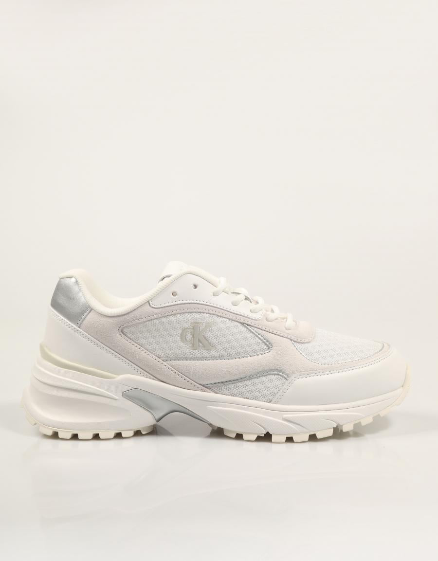 ZAPATILLAS CALVIN KLEIN HIKE RUNNER MESH MIX MET MG en color Blanco