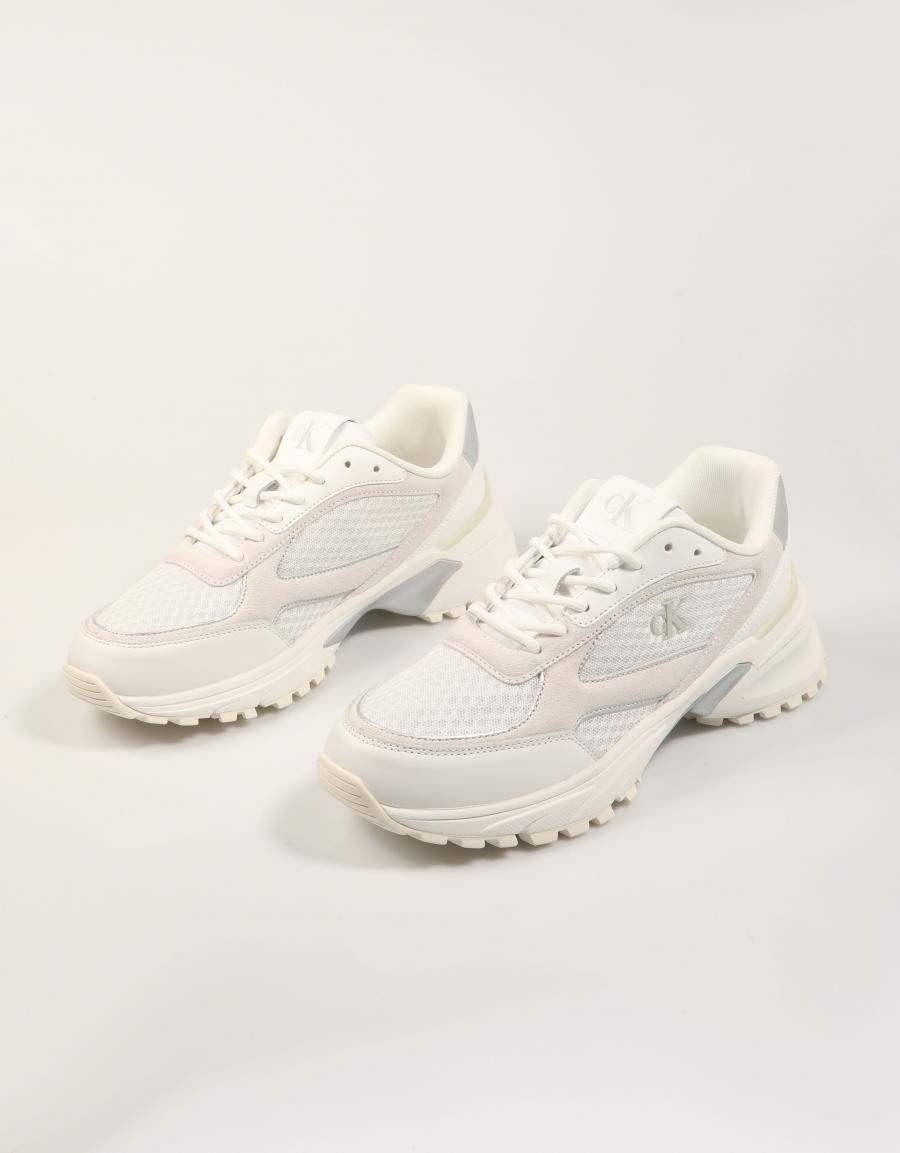 ZAPATILLAS CALVIN KLEIN HIKE RUNNER MESH MIX MET MG en color Blanco