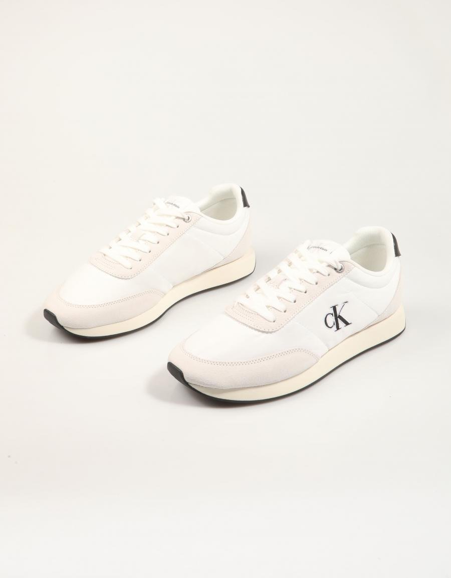 ZAPATILLAS CALVIN KLEIN RETRO RUNNER ESS MIX MAT en color Blanco
