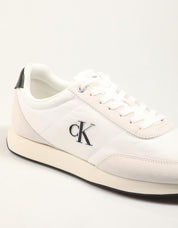 ZAPATILLAS CALVIN KLEIN RETRO RUNNER ESS MIX MAT en color Blanco