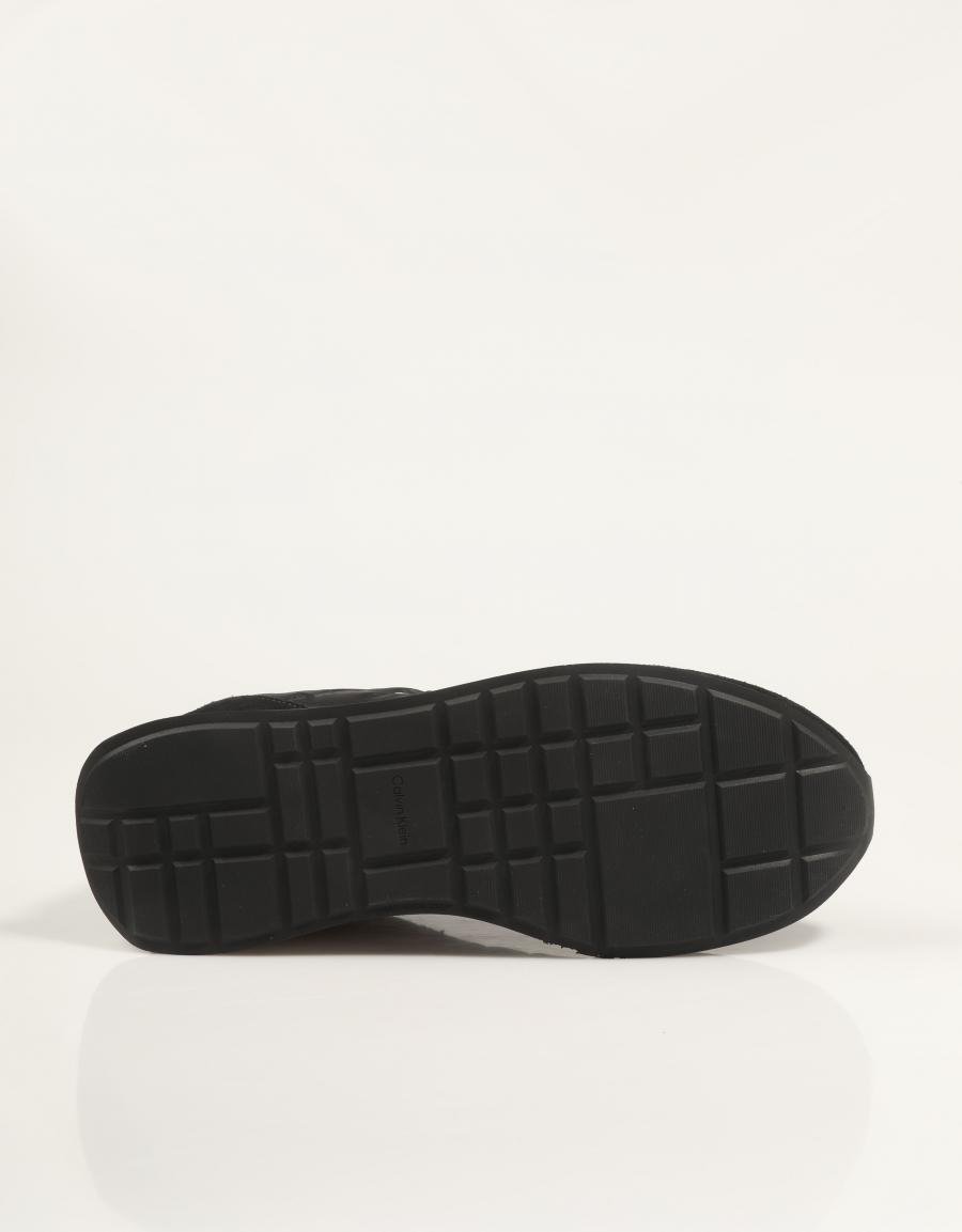 ZAPATILLAS CALVIN KLEIN RETRO RUNNER ESS MIX MAT en color Negro