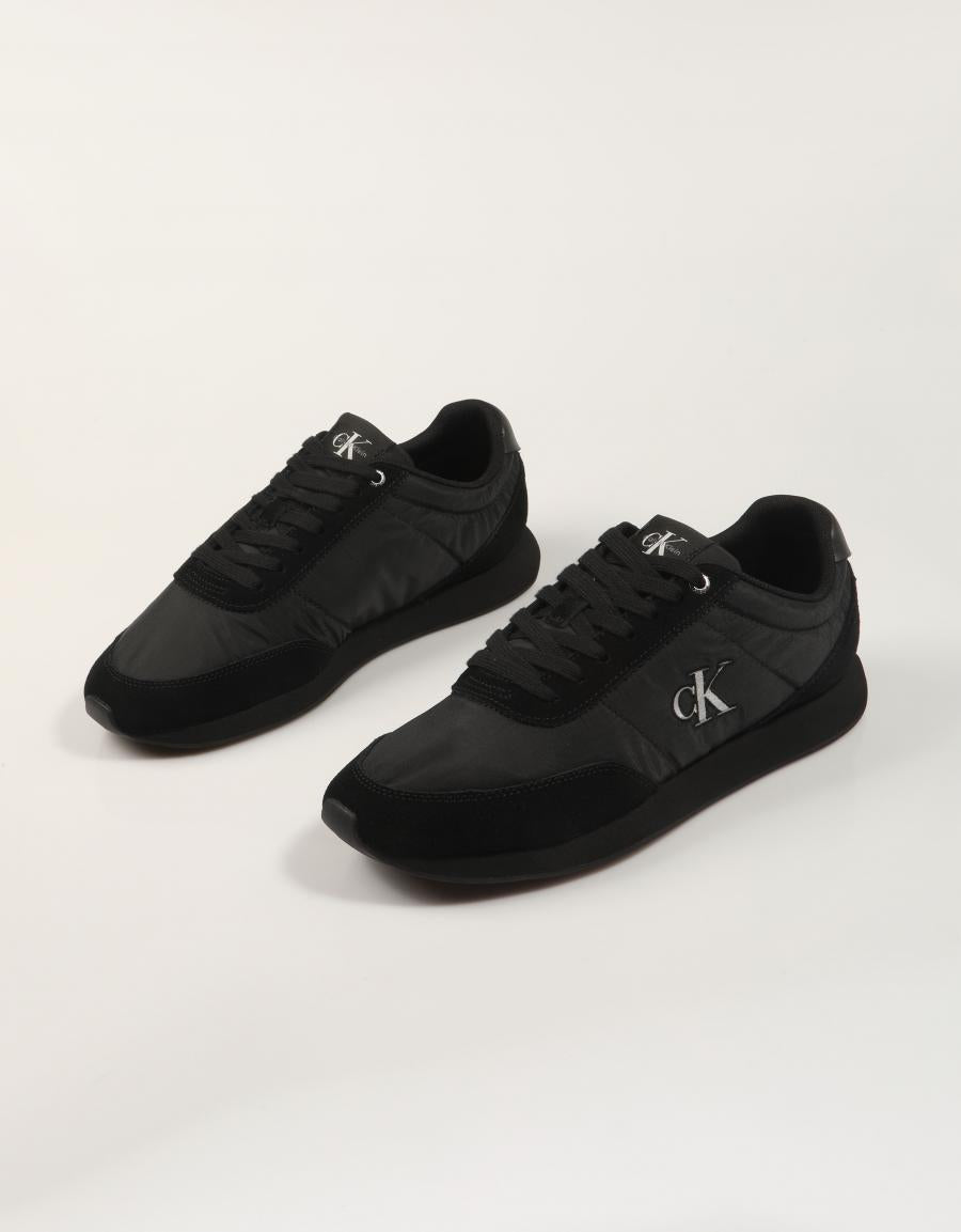 ZAPATILLAS CALVIN KLEIN RETRO RUNNER ESS MIX MAT en color Negro