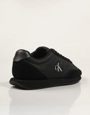 ZAPATILLAS CALVIN KLEIN RETRO RUNNER ESS MIX MAT en color Negro
