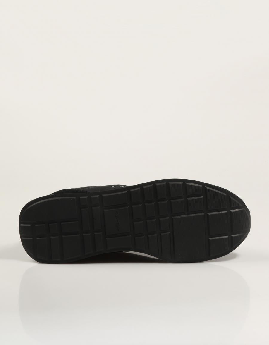ZAPATILLAS CALVIN KLEIN RETRO RUNNER ESS MIX MAT en color Negro