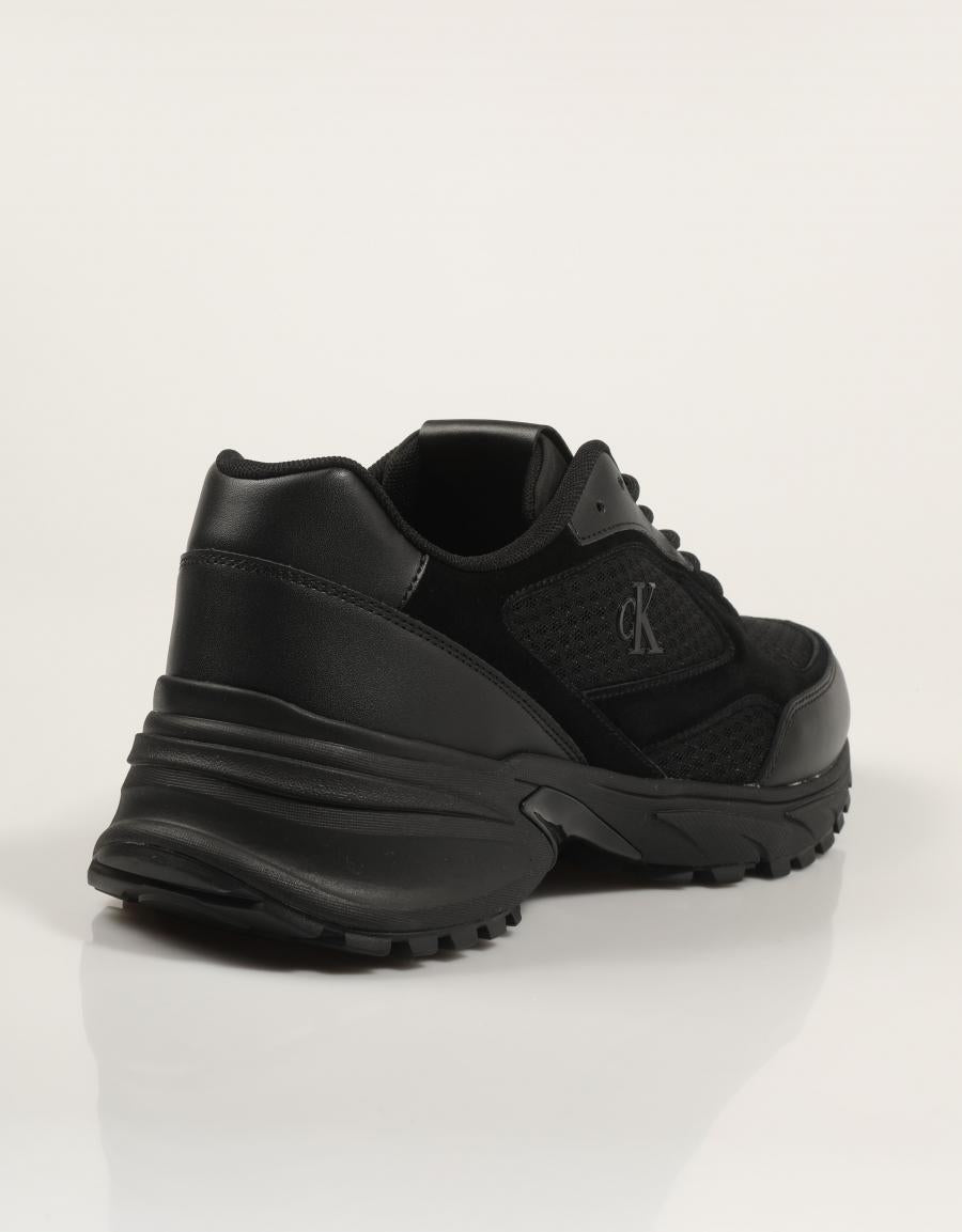ZAPATILLAS CALVIN KLEIN HIKE RUNNER MESH MIX en color Negro