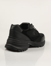 ZAPATILLAS CALVIN KLEIN HIKE RUNNER MESH MIX en color Negro