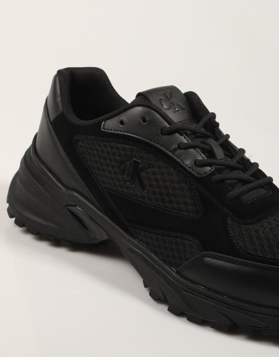 ZAPATILLAS CALVIN KLEIN HIKE RUNNER MESH MIX en color Negro