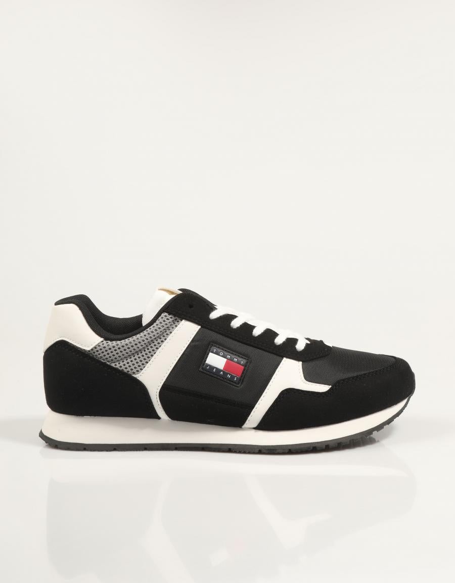 ZAPATILLAS TOMMY HILFIGER TJM RUNNER CASUAL en color Negro