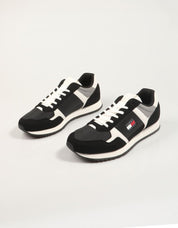 ZAPATILLAS TOMMY HILFIGER TJM RUNNER CASUAL en color Negro